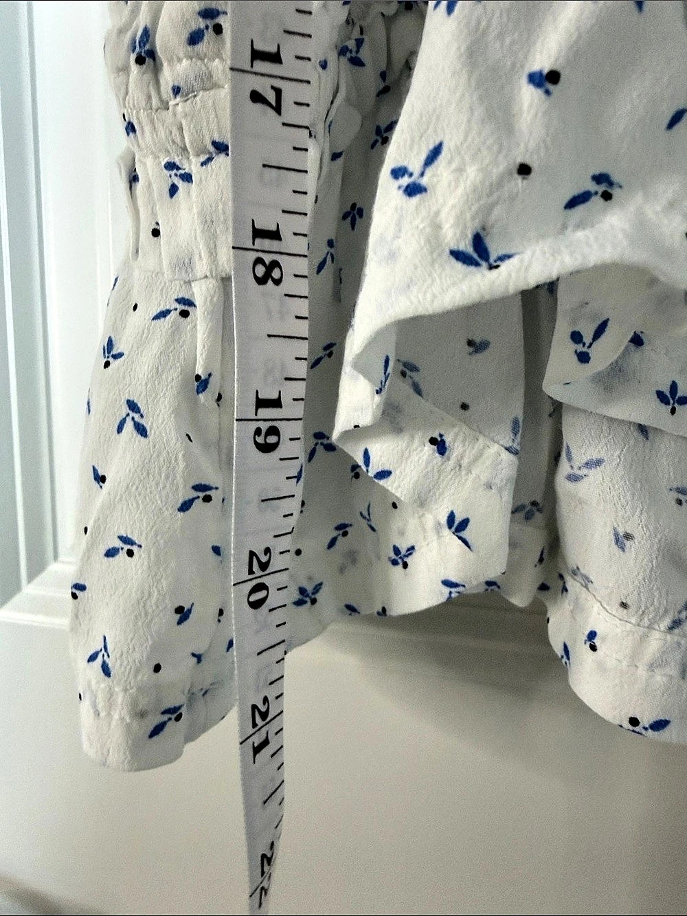 Free Assembly Smocked Top with Peplum Hem Floral Camisole White & Blue XL - Picture 7 of 10